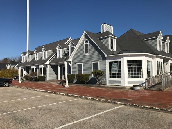 Village Marketplace: 169 Port Rd, Kennebunk, ME 04043